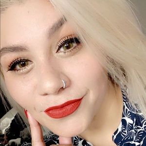 Meet your Posher, Cristina